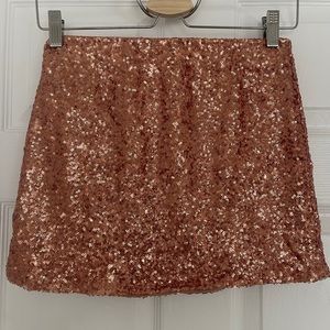 🔅 Sequin skirt, dark pink.